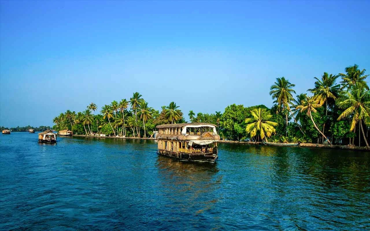 Kerala Backwaters Tour